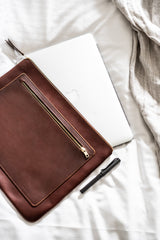 The Laptop Case in Caramel - Large size