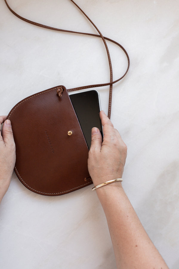 OUTLET | Half Moon Phone Bag