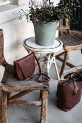 The Classic Tote in Caramel