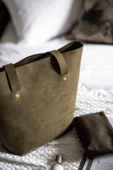 OUTLET | The Flora Tote in Moss