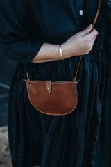 OUTLET | Half Moon Phone Bag