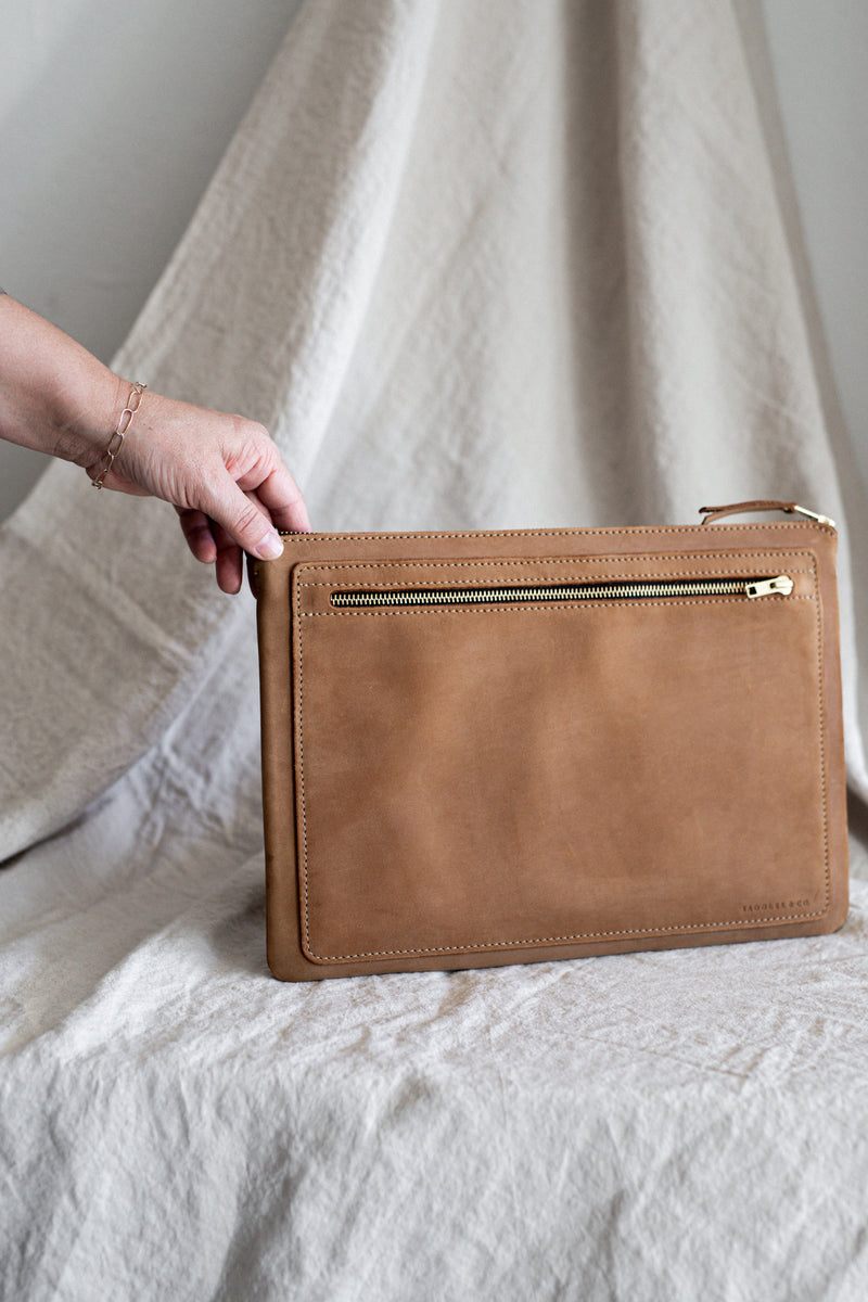 The Laptop Case in Nutmeg - Regular size | Pre-Order for 25th October Shipping