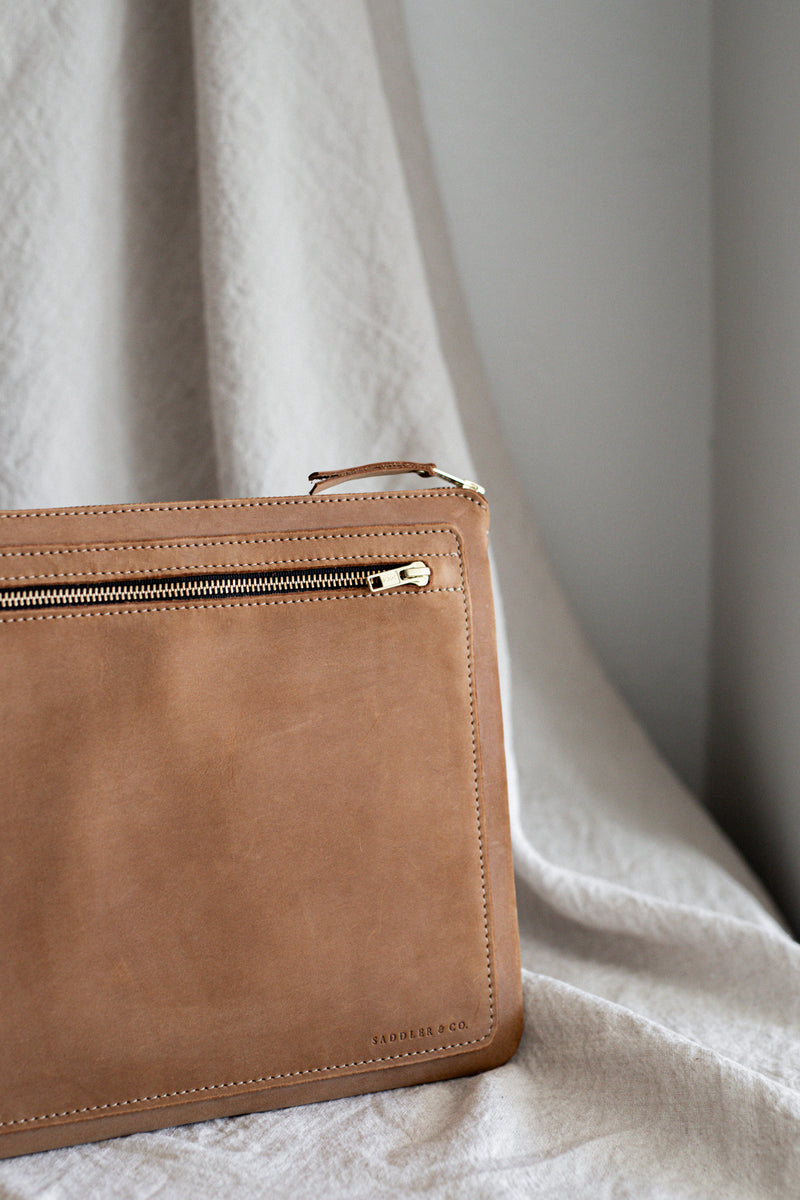 The Laptop Case in Nutmeg - Regular size | Pre-Order for 25th October Shipping